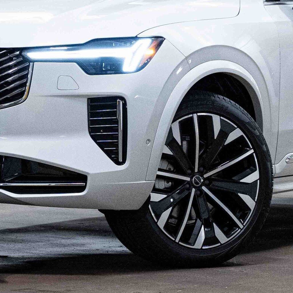 New 2026 Volvo XC90 B6 Plus 7-Seater SUV