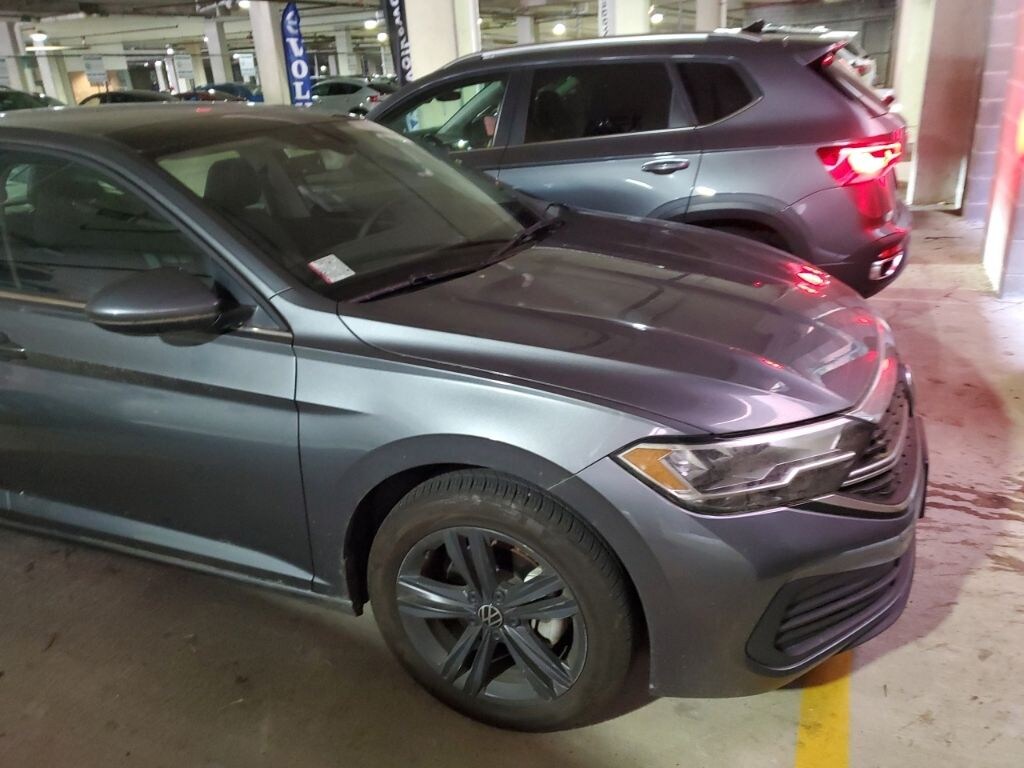 Used 2024 Volkswagen Jetta 1.5T SE Sedan
