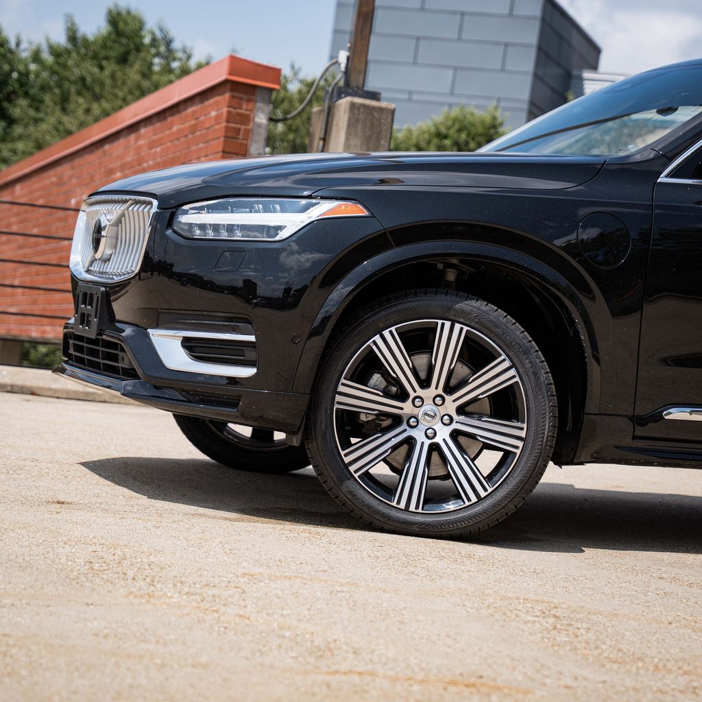 Certified 2024 Volvo XC90 plug-in hybrid Ultimate SUV