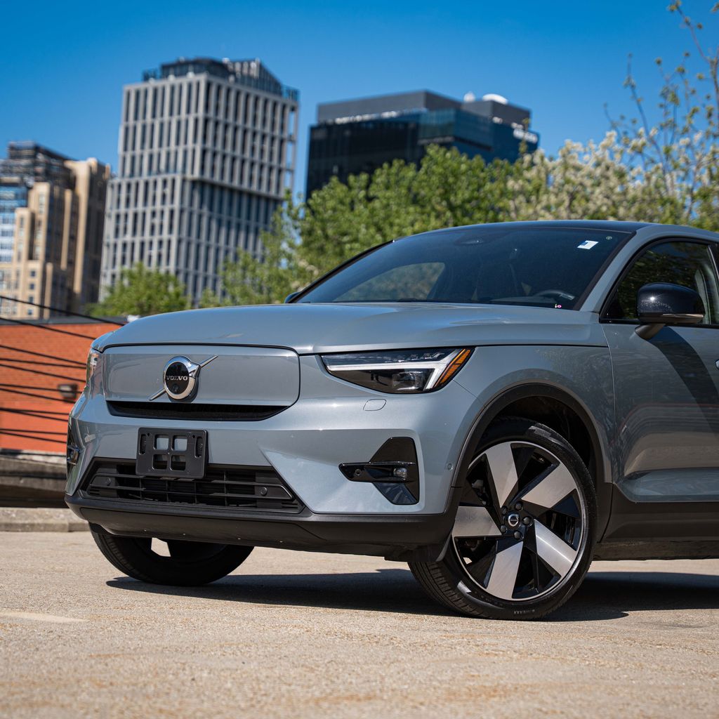 Used 2023 Volvo C40 Ultimate with VIN YV4ED3GM5P2026660 for sale in Bethesda, MD