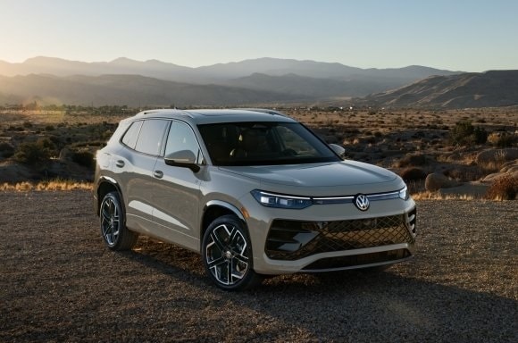 2025 Volkswagen Tiguan SE's photo