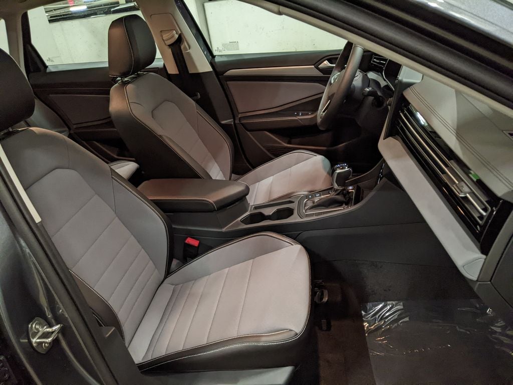 2026 Volkswagen Jetta SE - Photo 24