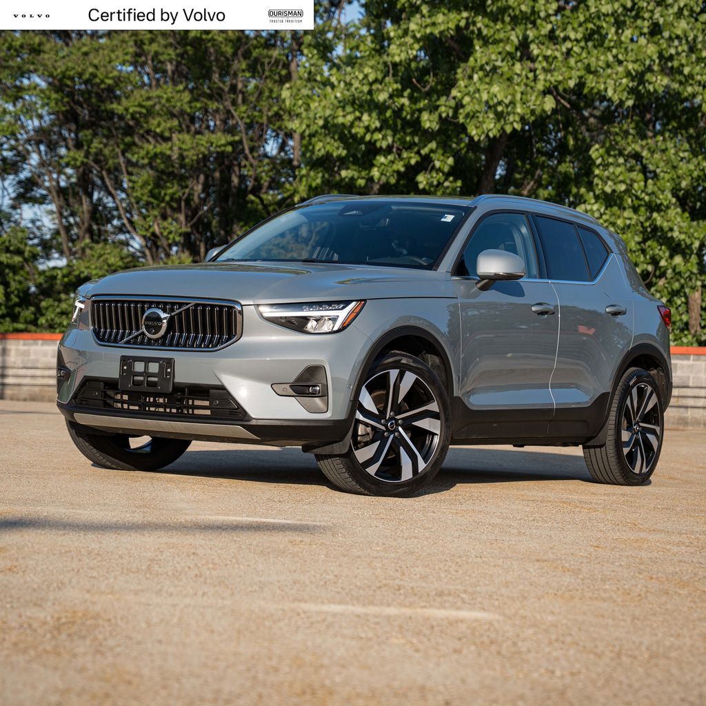 2023 Volvo XC40 B5 Plus Bright AWD's photo
