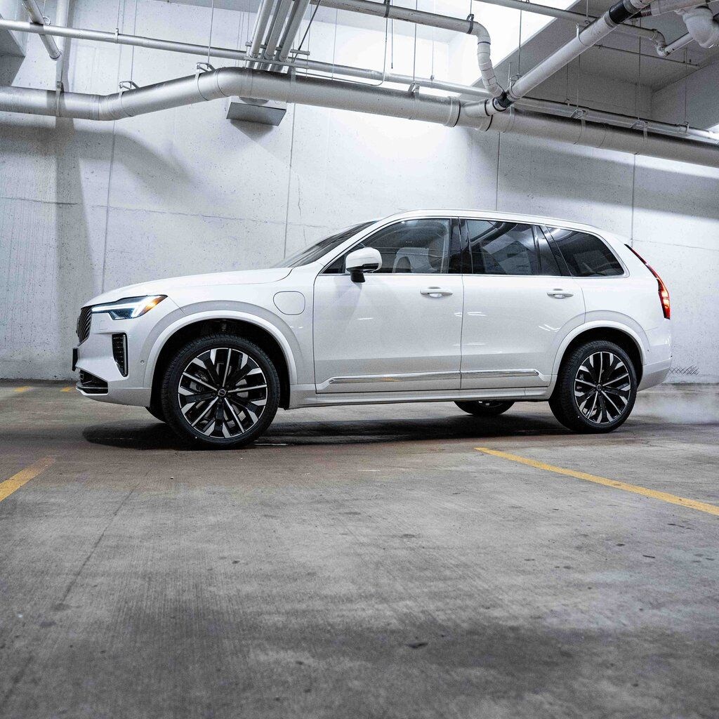 New 2026 Volvo XC90 plug-in hybrid T8 Ultra 7-Seater SUV