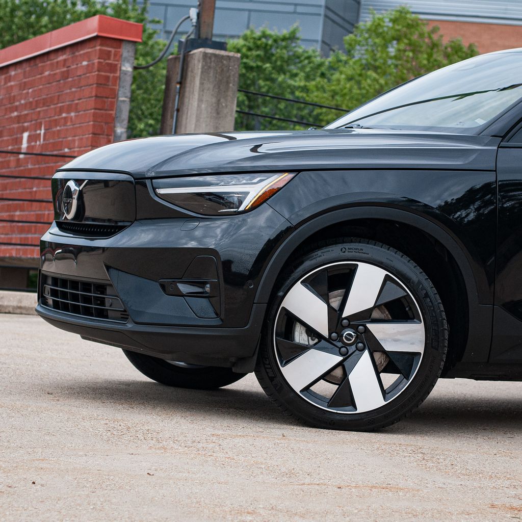Used 2023 Volvo C40 Ultimate with VIN YV4ED3GM3P2048530 for sale in Bethesda, MD