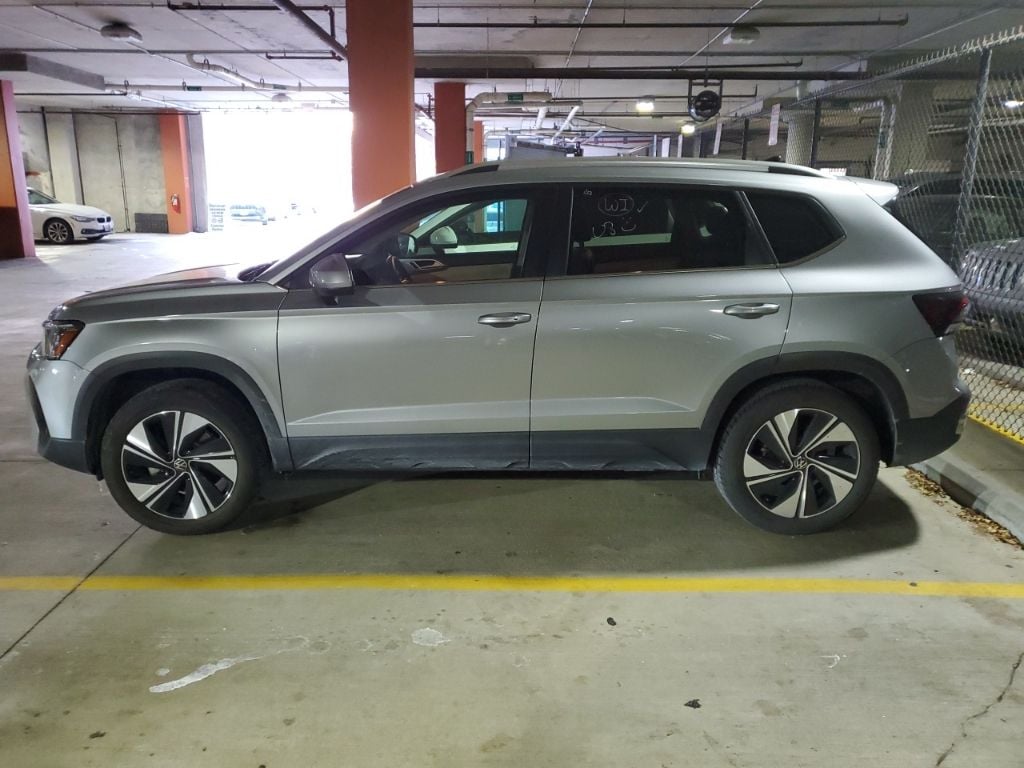 Used 2025 Volkswagen Taos 1.5T SE SUV