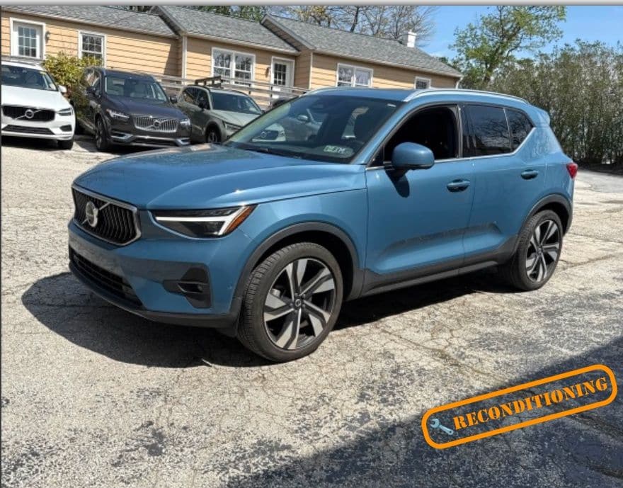 2024 Volvo XC40 B5 Ultimate Bright AWD's photo