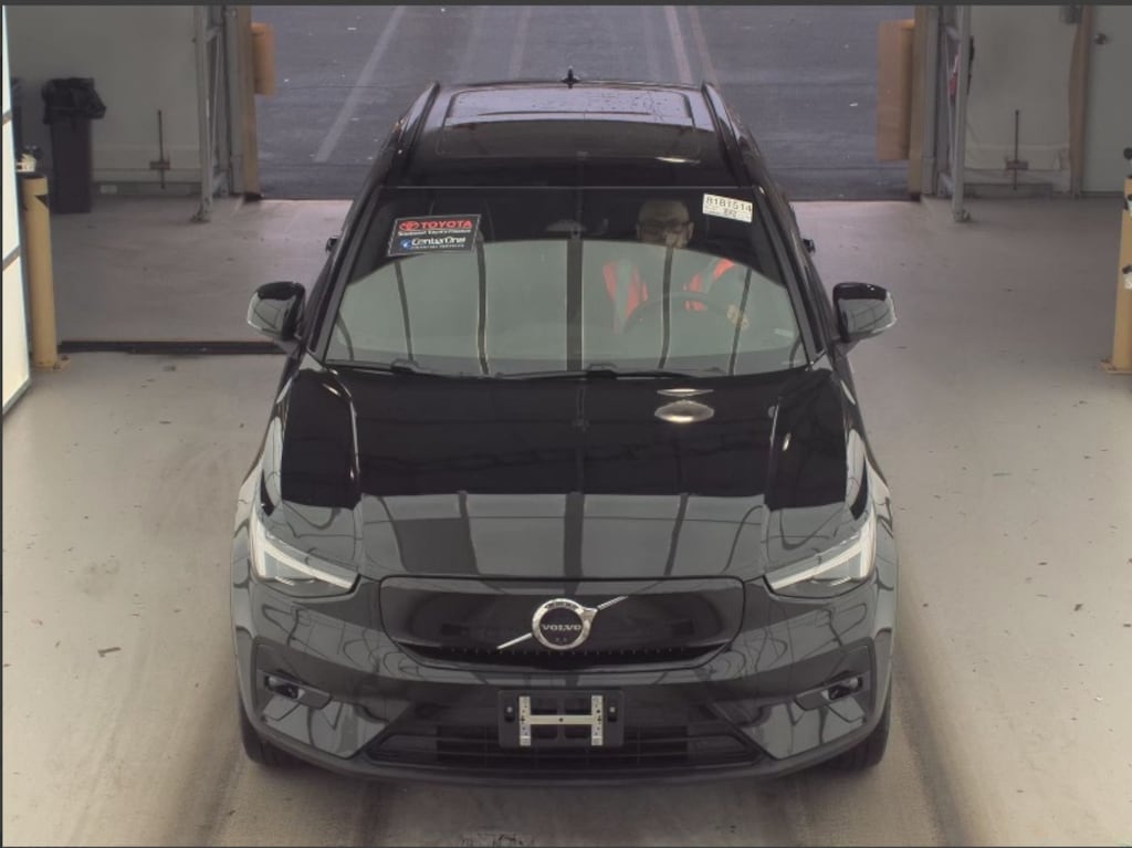 Used 2023 Volvo XC40 Recharge Pure Electric Ultimate SUV