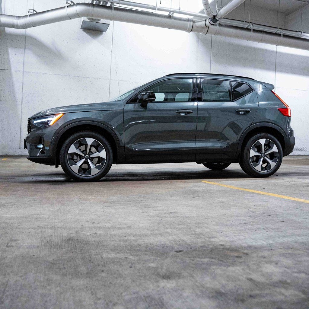 New 2026 Volvo XC40 B4 Plus SUV