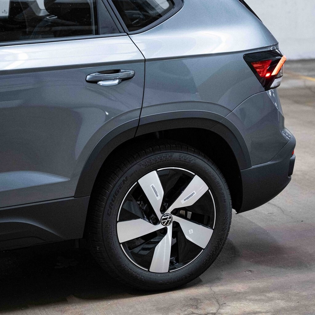 2025 Volkswagen Taos S photo 2
