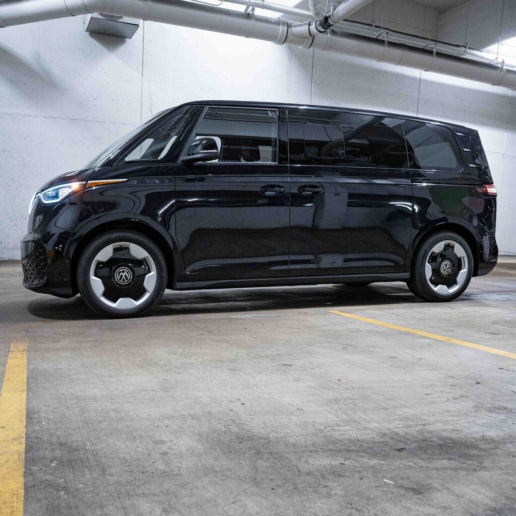 2025 Volkswagen ID. Buzz Pro S photo 2