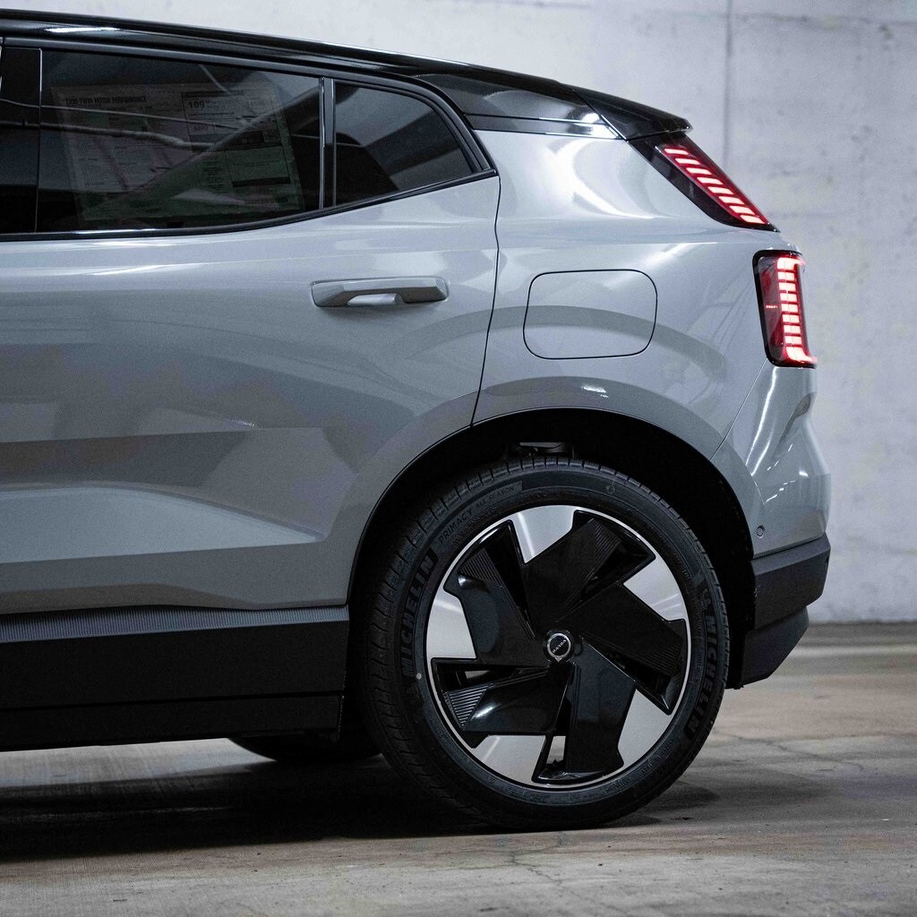 New 2026 Volvo EX30 Twin Motor Ultra SUV