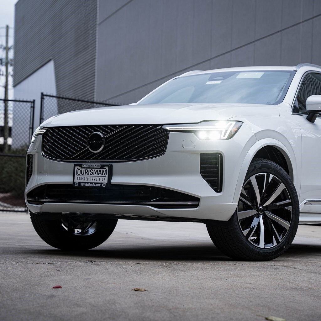 New 2026 Volvo XC90 B5 Core SUV