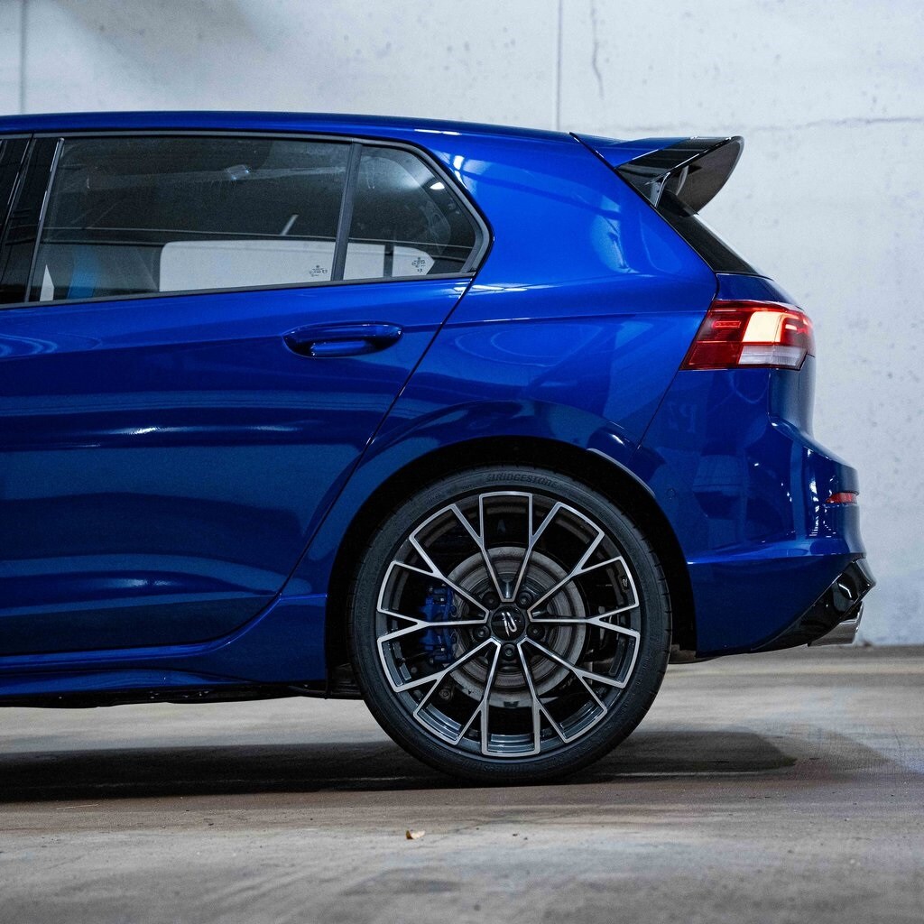 2026 Volkswagen Golf R 2.0 TSI photo 4