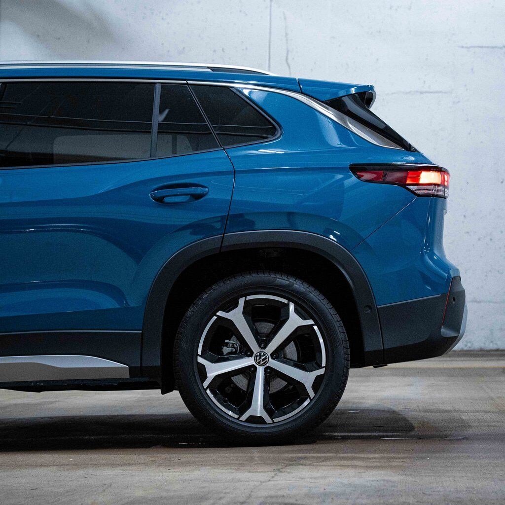 New 2026 Volkswagen Tiguan 2.0T SE SUV