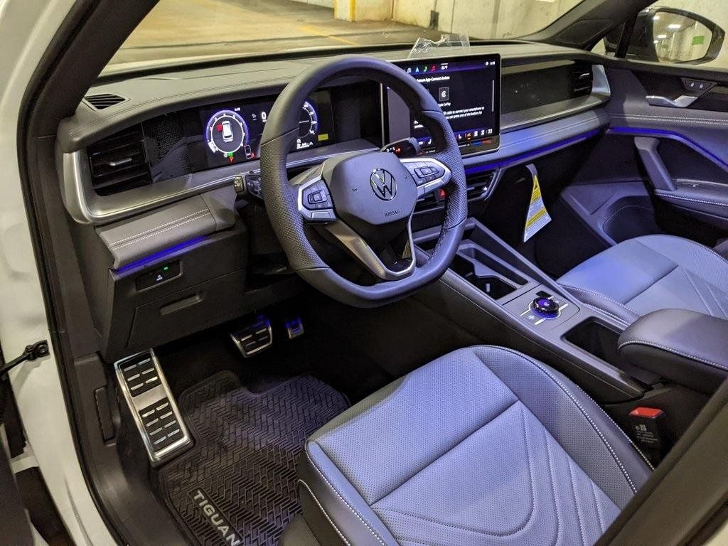 2026 Volkswagen Tiguan SE R-LINE BLACK - Photo 8