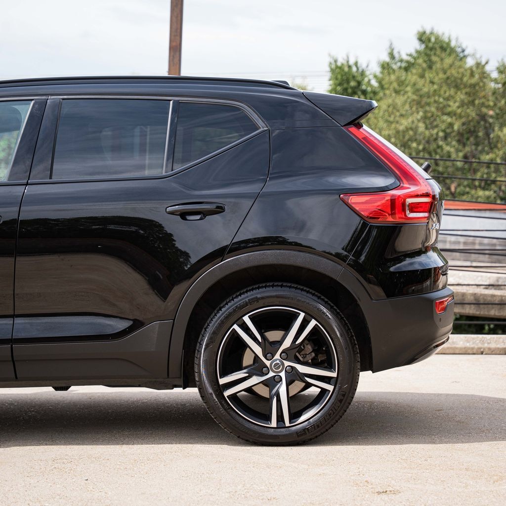 Used 2021 Volvo XC40 R-Design SUV