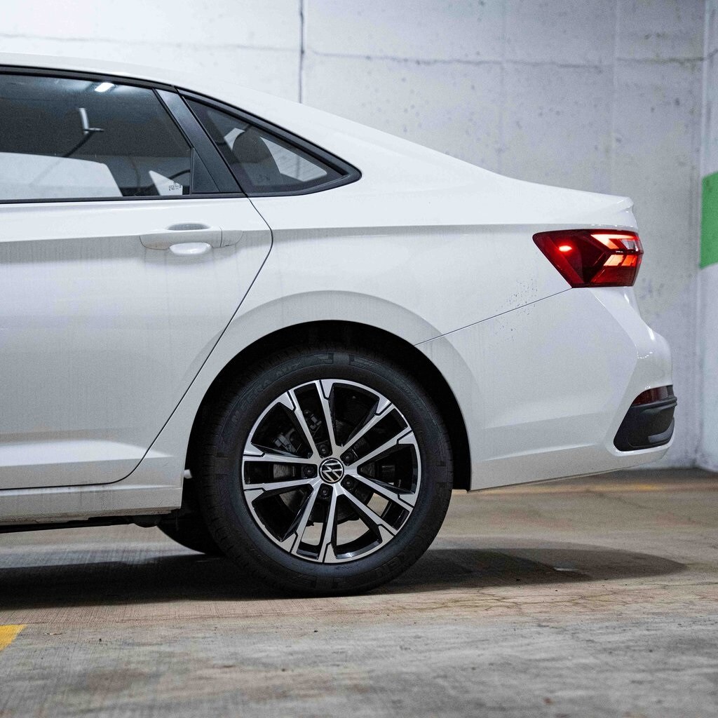 2025 Volkswagen Jetta 1.5T Sport photo 4