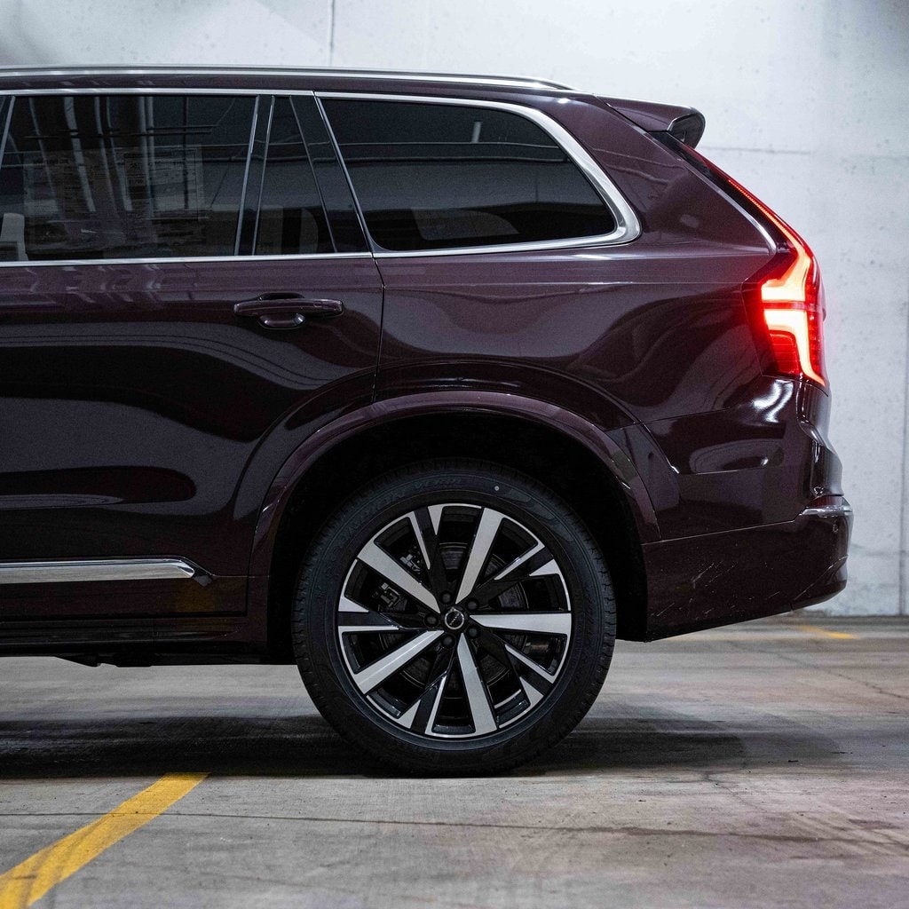 New 2025 Volvo XC90 plug-in hybrid T8 (2025.5) Core 7-Seater SUV