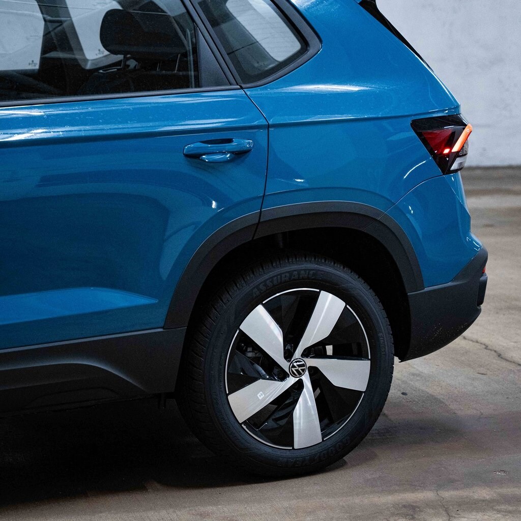 2025 Volkswagen Taos S photo 2
