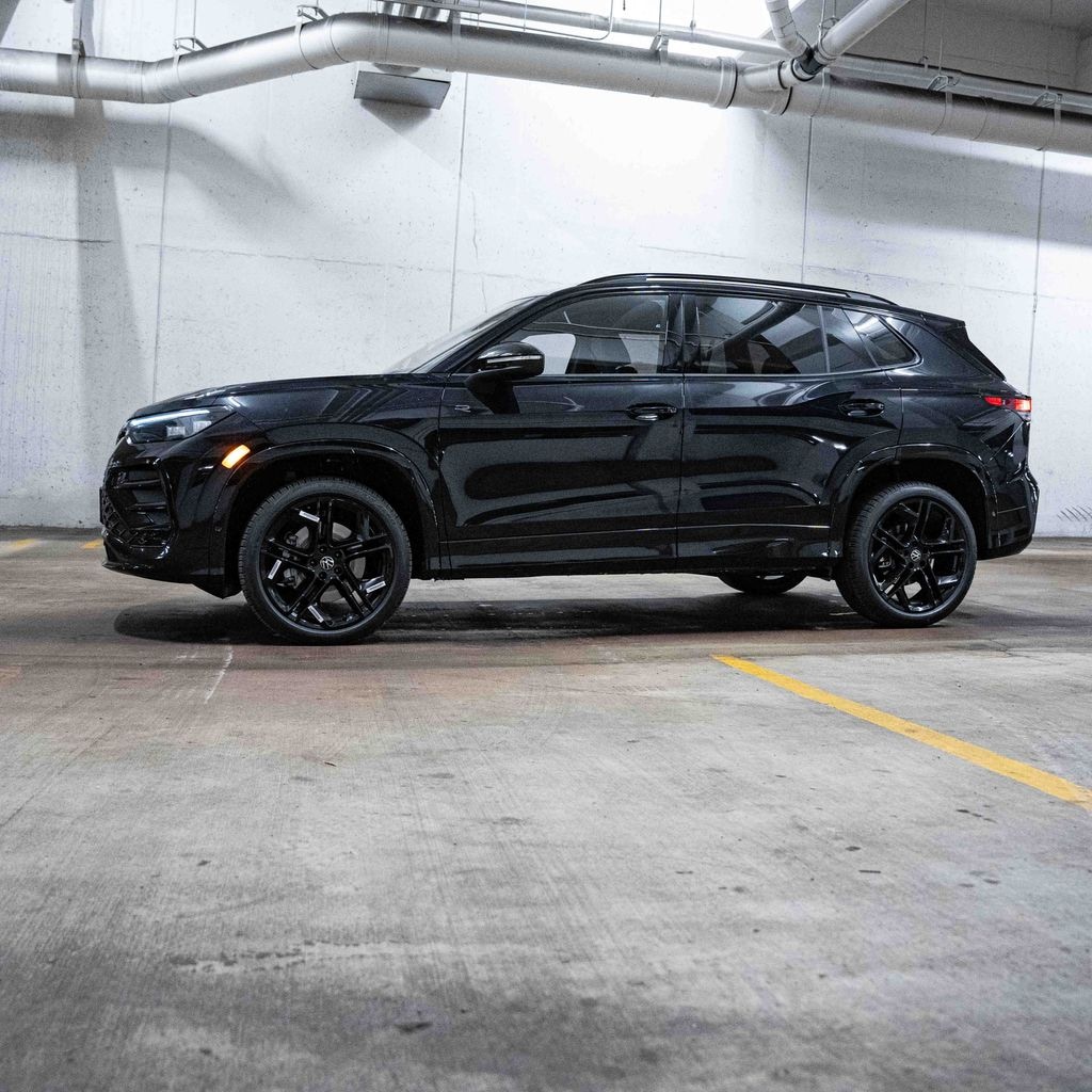 New 2026 Volkswagen Tiguan 2.0T SE R-Line Black SUV