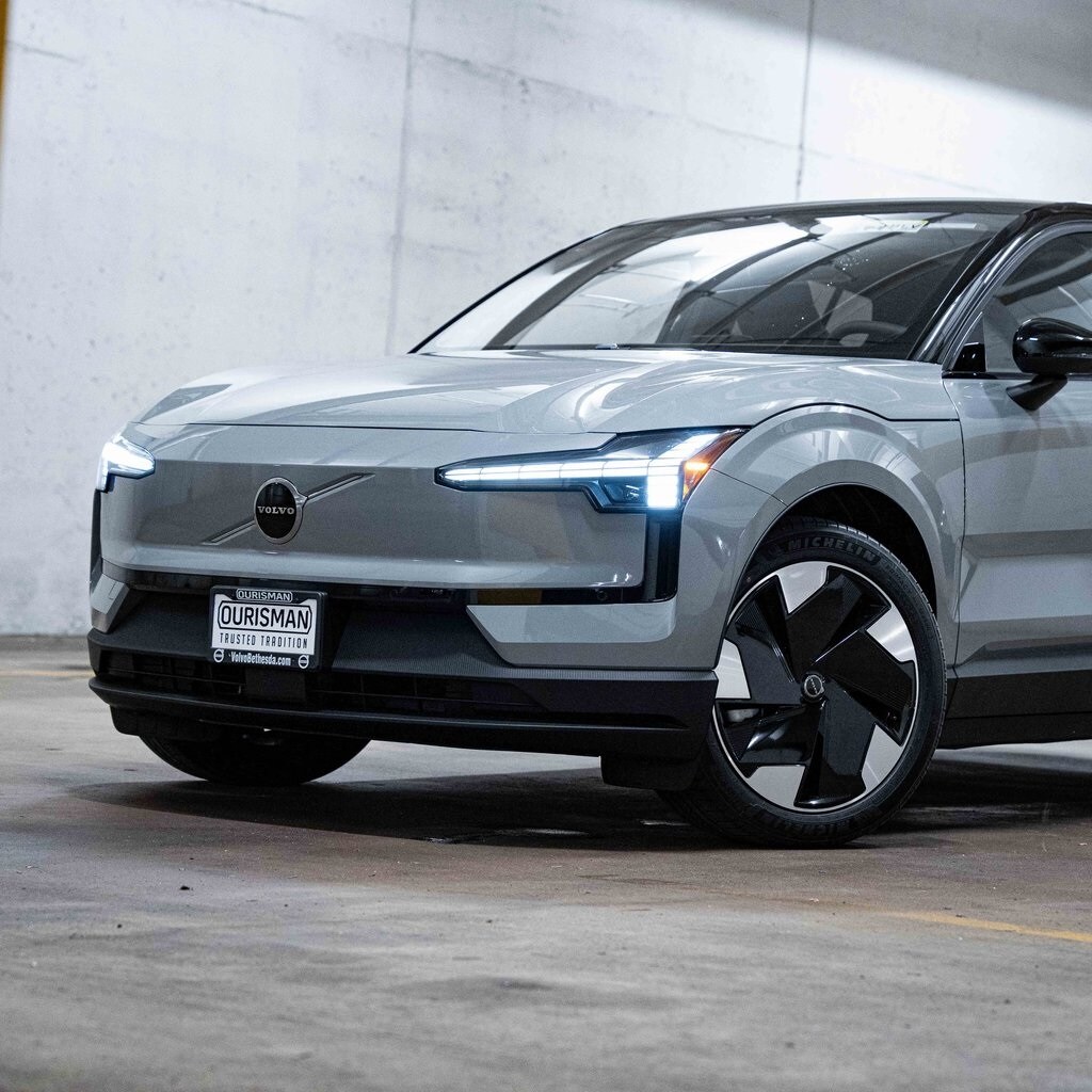 New 2026 Volvo EX30 Twin Motor Plus SUV