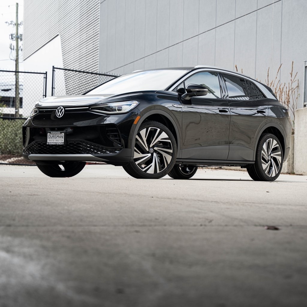 2025 Volkswagen ID.4 PRO S PLUS's photo