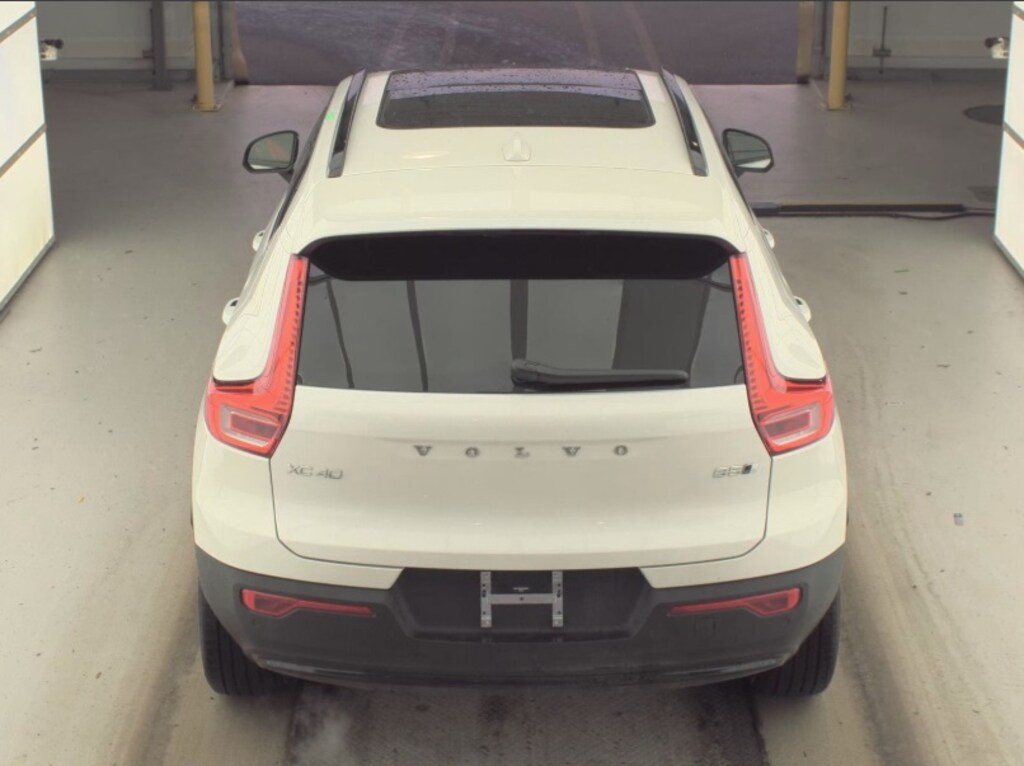 Used 2025 Volvo XC40 B5 Ultra Dark Theme SUV