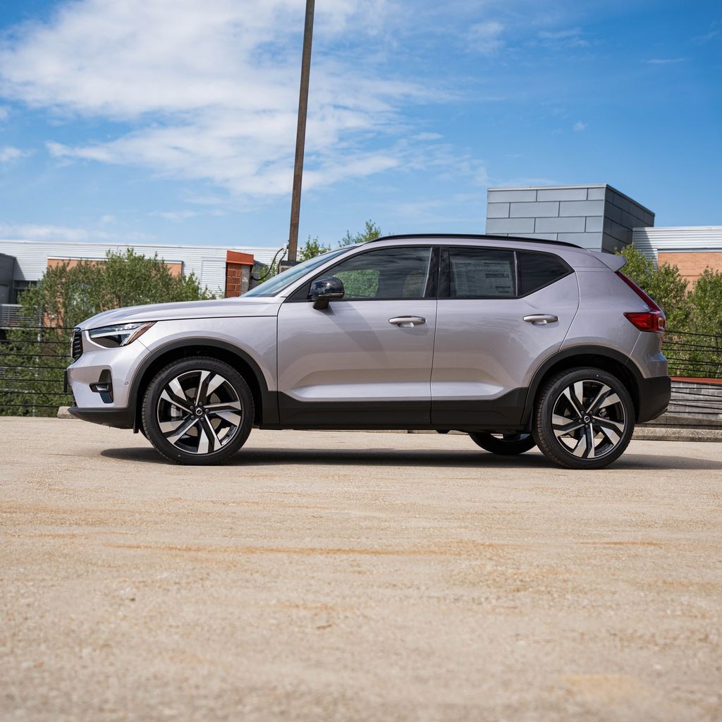 New 2026 Volvo XC40 B5 Plus SUV
