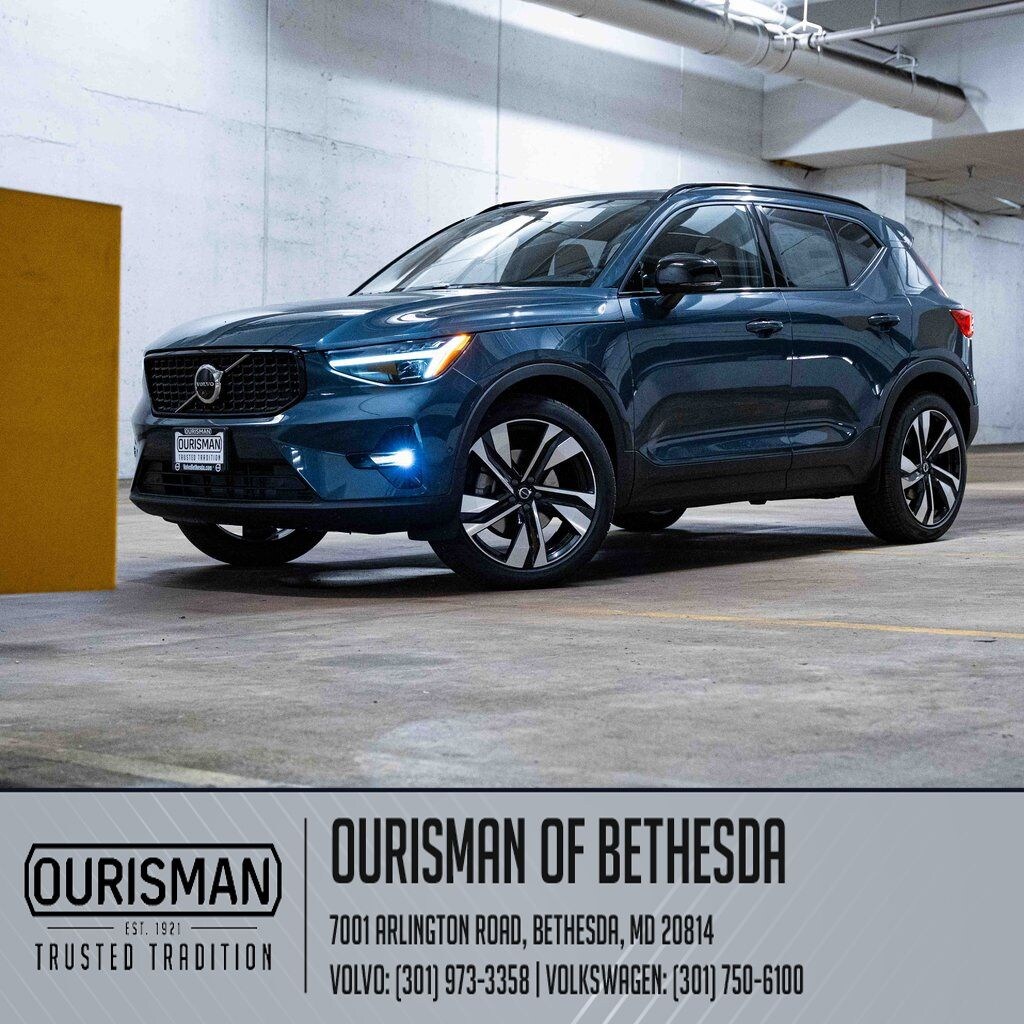 New 2026 Volvo XC40 B5 Ultra SUV