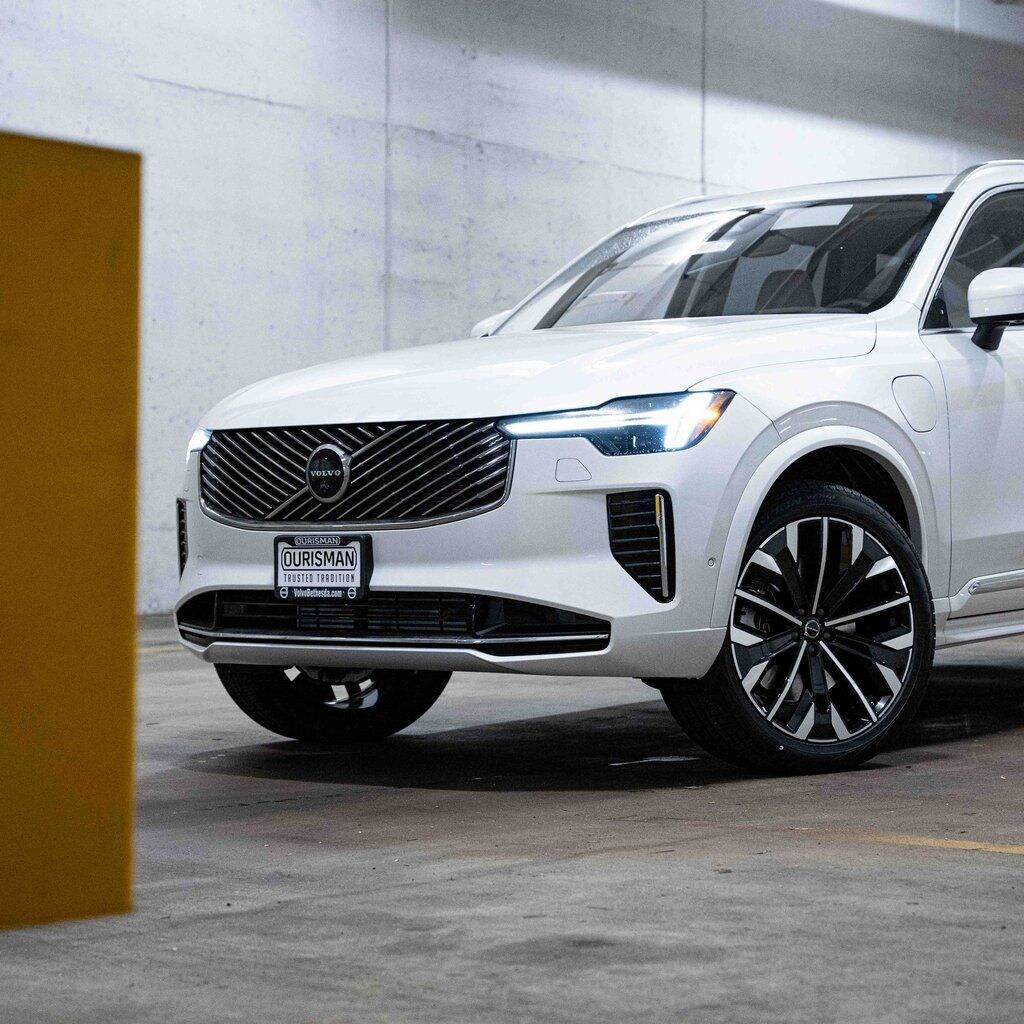 New 2026 Volvo XC90 plug-in hybrid T8 Ultra 7-Seater SUV