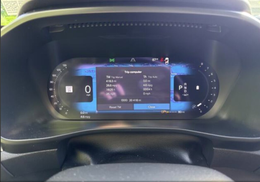 Used 2024 Volvo XC40 B5 Plus Dark Theme SUV
