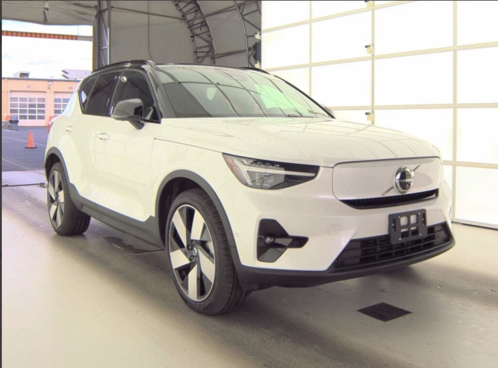 Used 2024 Volvo XC40 Recharge Pure Electric Twin Plus SUV