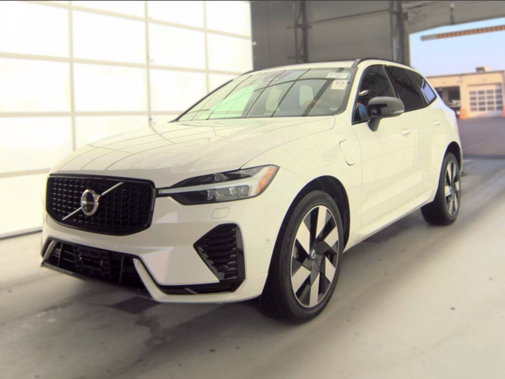 Used 2024 Volvo XC60 plug-in hybrid T8 Plus Dark Theme SUV