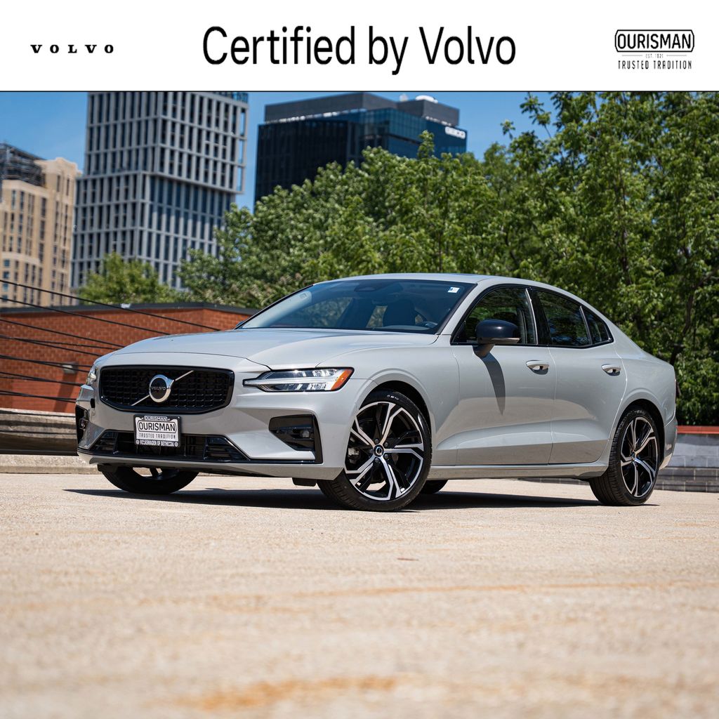 2024 Volvo S60 B5 Core Dark Theme AWD's photo