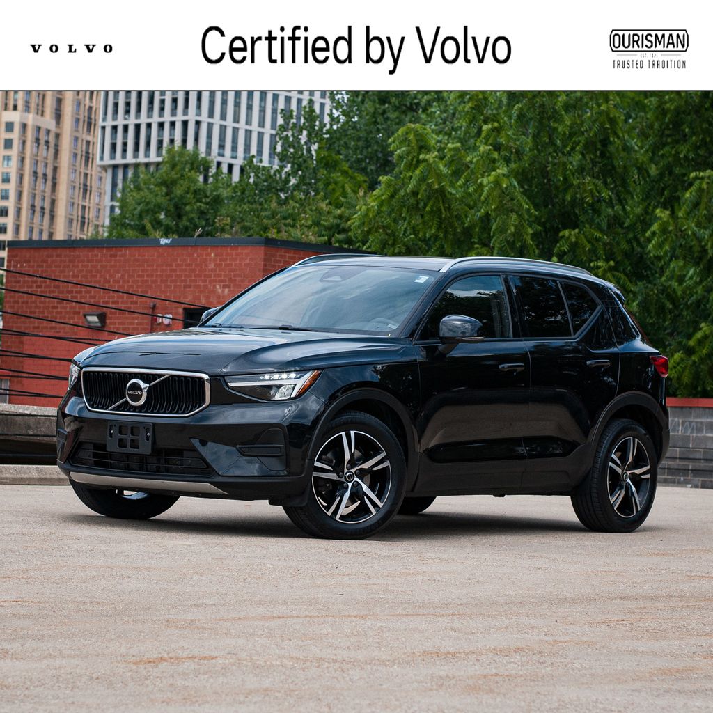 2023 Volvo XC40 B5 Core AWD's photo
