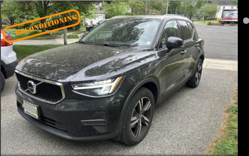 2023 Volvo XC40 B5 Core AWD's photo