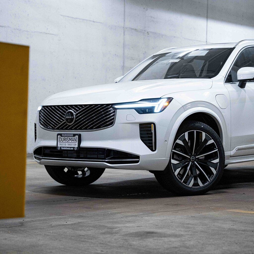 New 2026 Volvo XC90 plug-in hybrid T8 Plus 7-Seater SUV