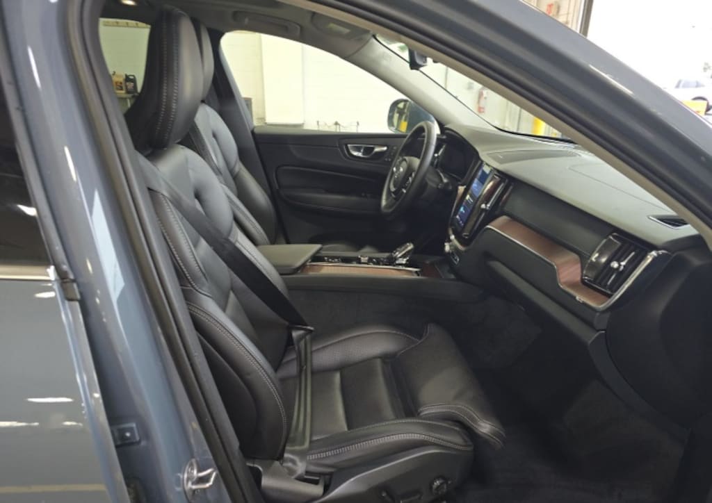 Used 2023 Volvo XC60 B6 Ultimate Bright Theme SUV