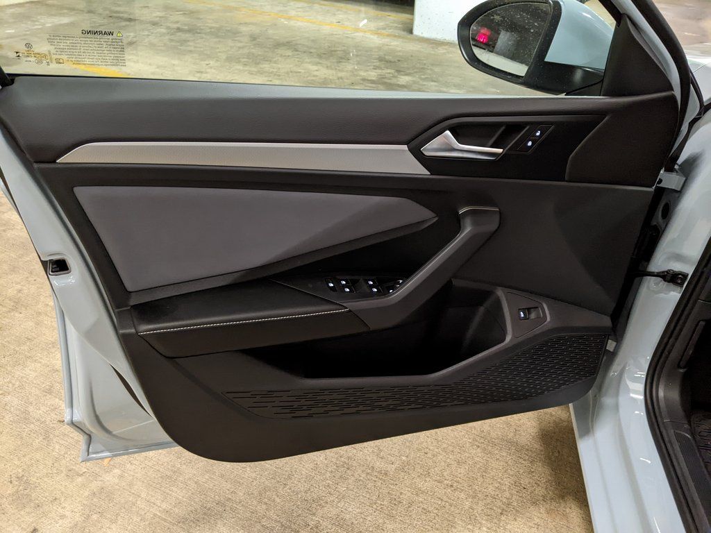 2026 Volkswagen Jetta SE - Photo 9