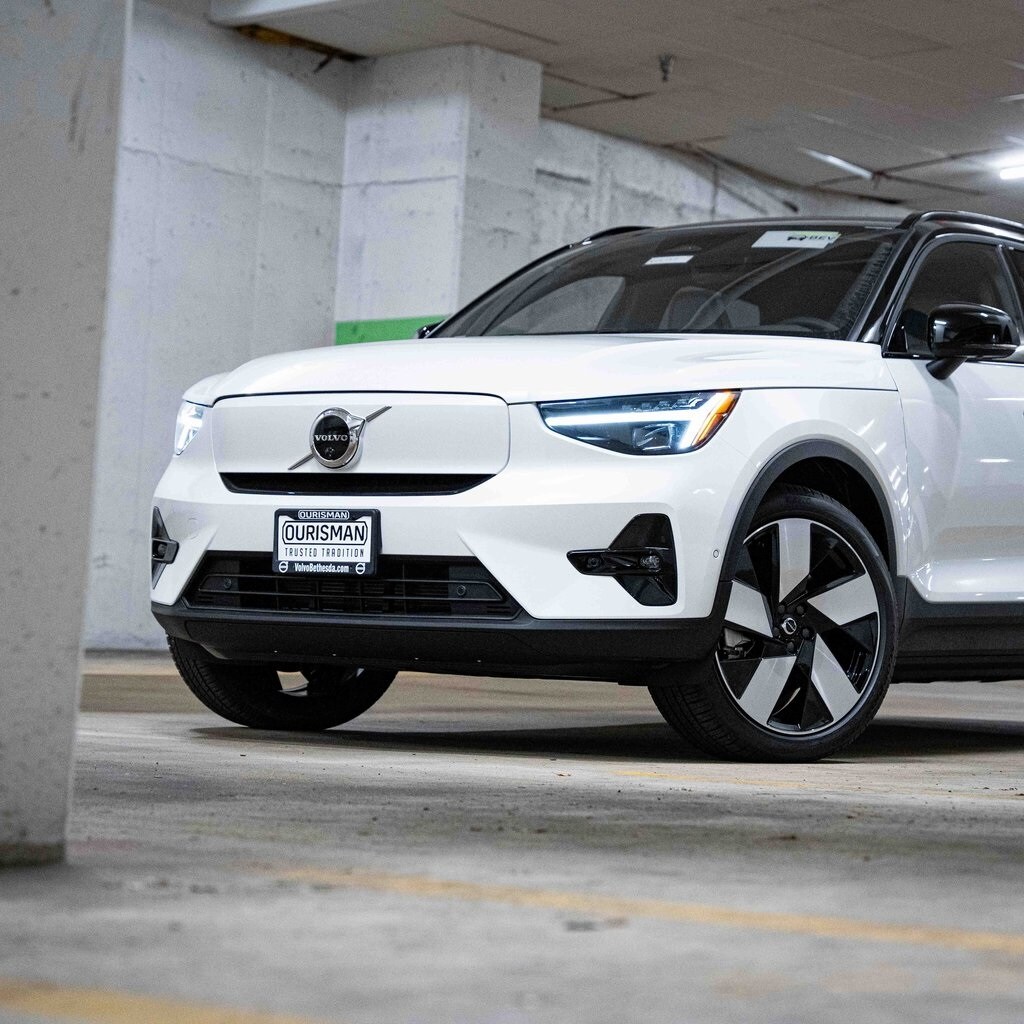 New 2026 Volvo EX40 Single Motor Extended Range Plus SUV