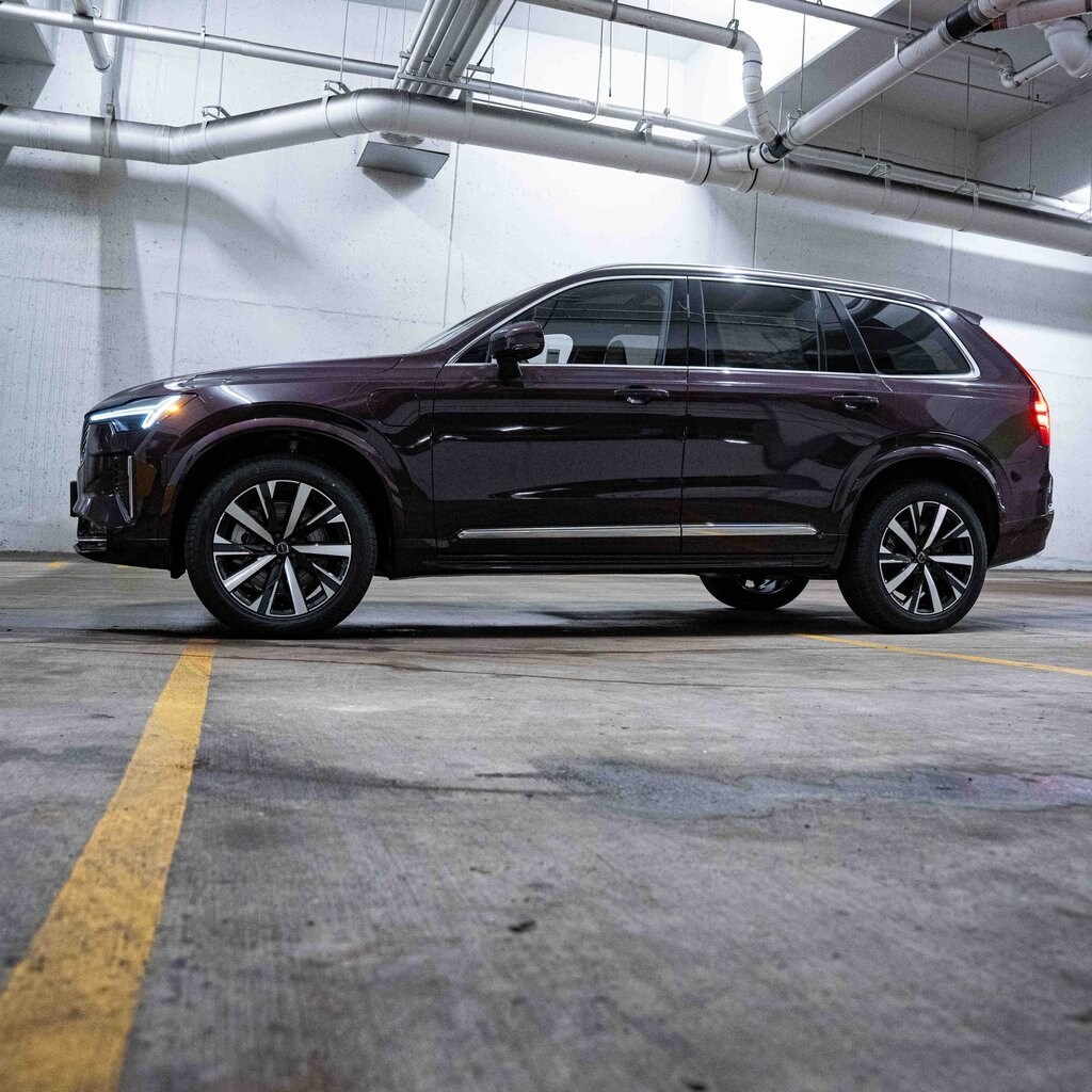New 2025 Volvo XC90 plug-in hybrid T8 (2025.5) Core 7-Seater SUV