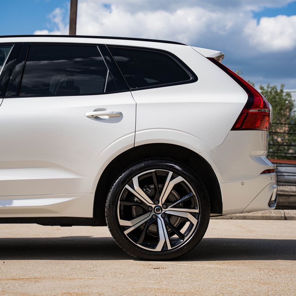 Used 2025 Volvo XC60 plug-in hybrid T8 Ultra SUV
