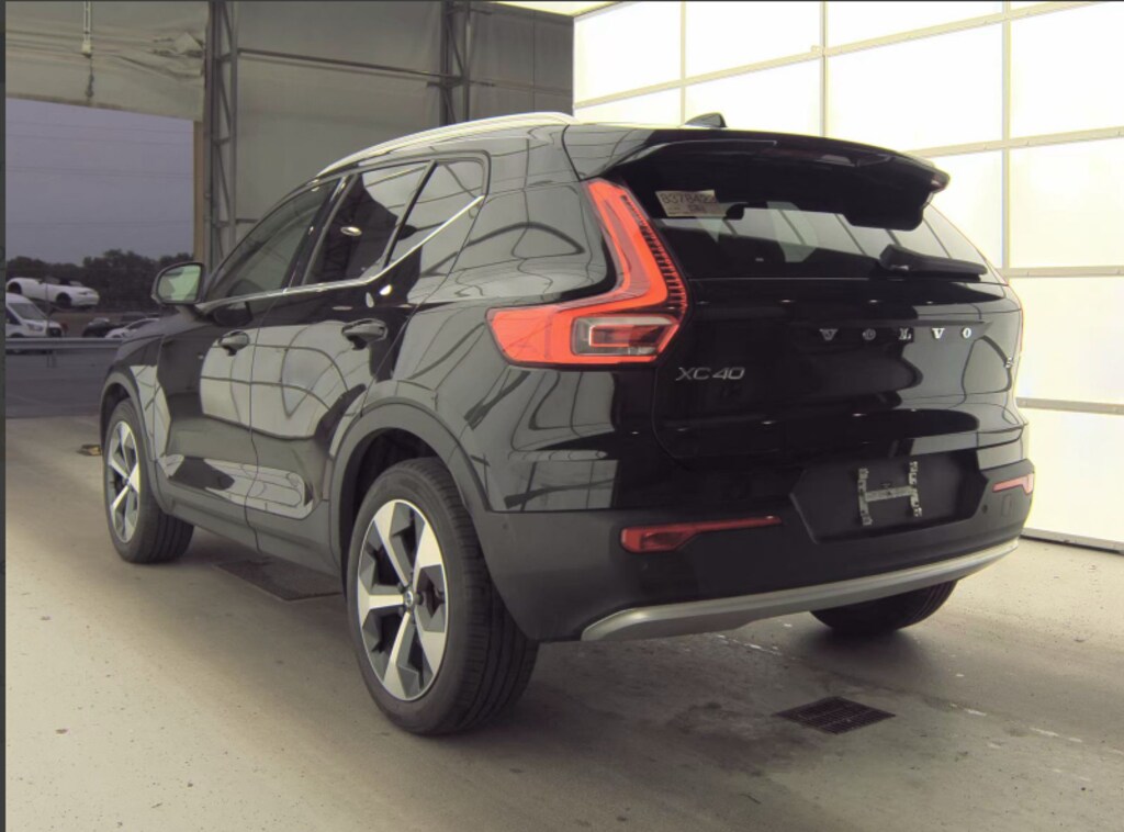 Used 2023 Volvo XC40 B4 Plus Bright Theme SUV