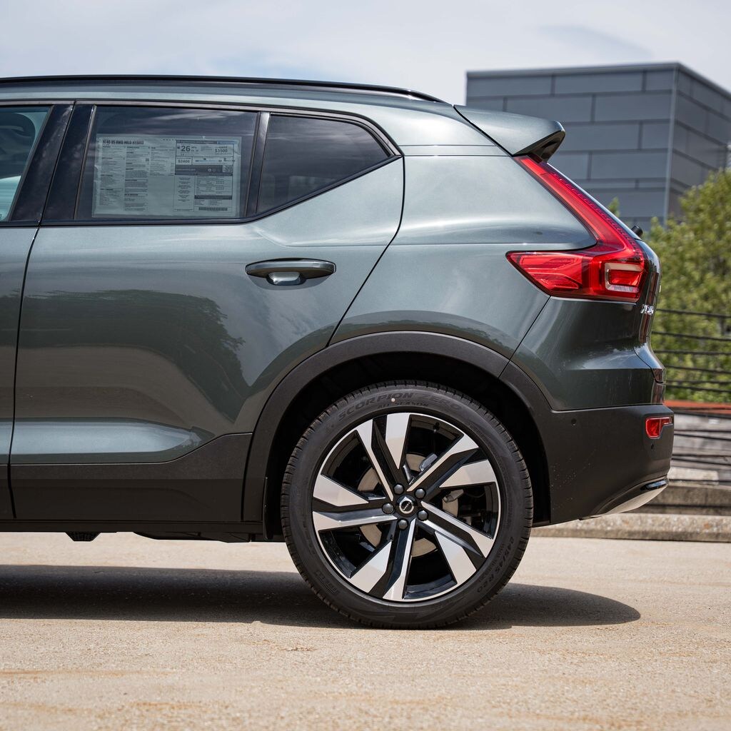 New 2026 Volvo XC40 B5 Plus SUV