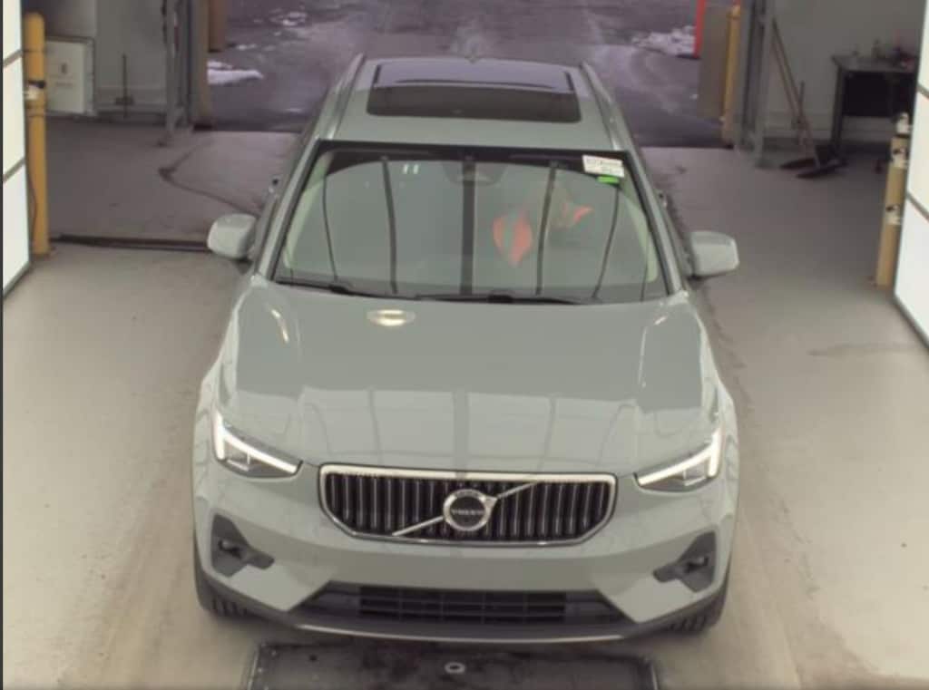 Used 2025 Volvo XC40 B5 Plus Bright Theme SUV