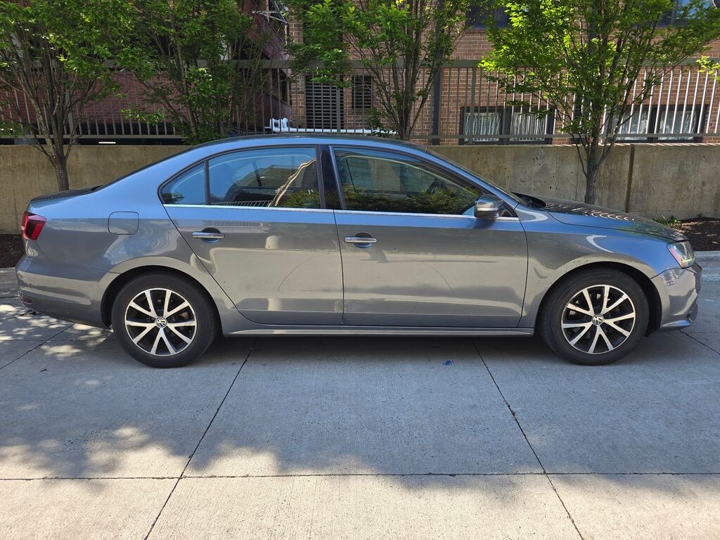 Used 2017 Volkswagen Jetta 1.4T SE Sedan