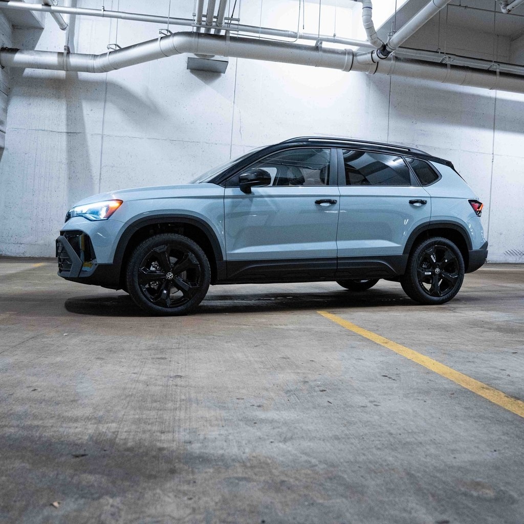 New 2026 Volkswagen Taos 1.5T SE Black SUV