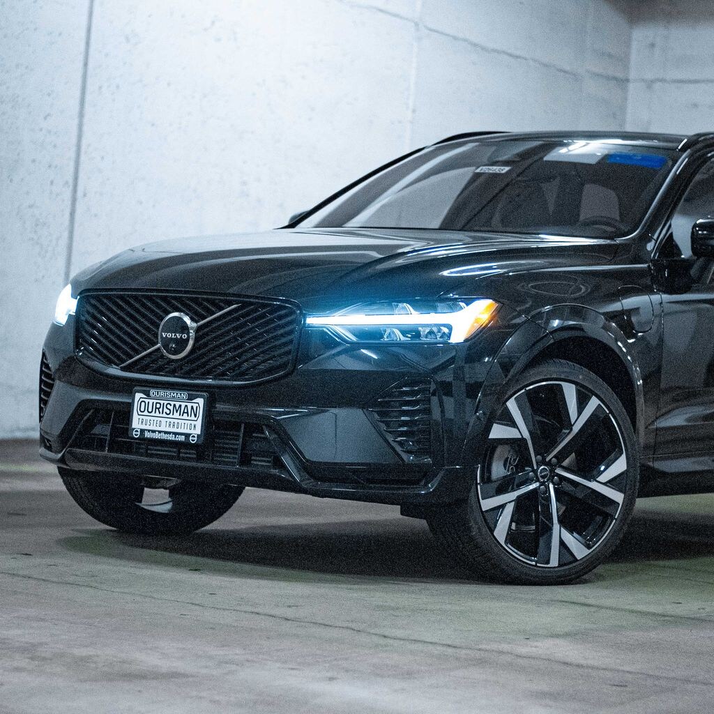 New 2026 Volvo XC60 plug-in hybrid T8 Ultra SUV