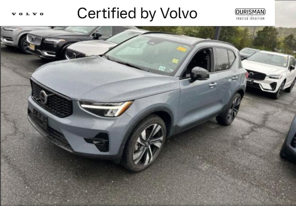 Used 2023 Volvo XC40 B5 Plus Dark Theme SUV